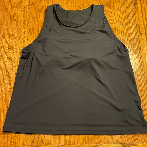 Fabletics 1X black workout top with padded bra. - Picture 2 of 7